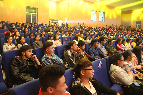 华人策略研究论坛举行2016级新生开学典礼暨迎新晚会
